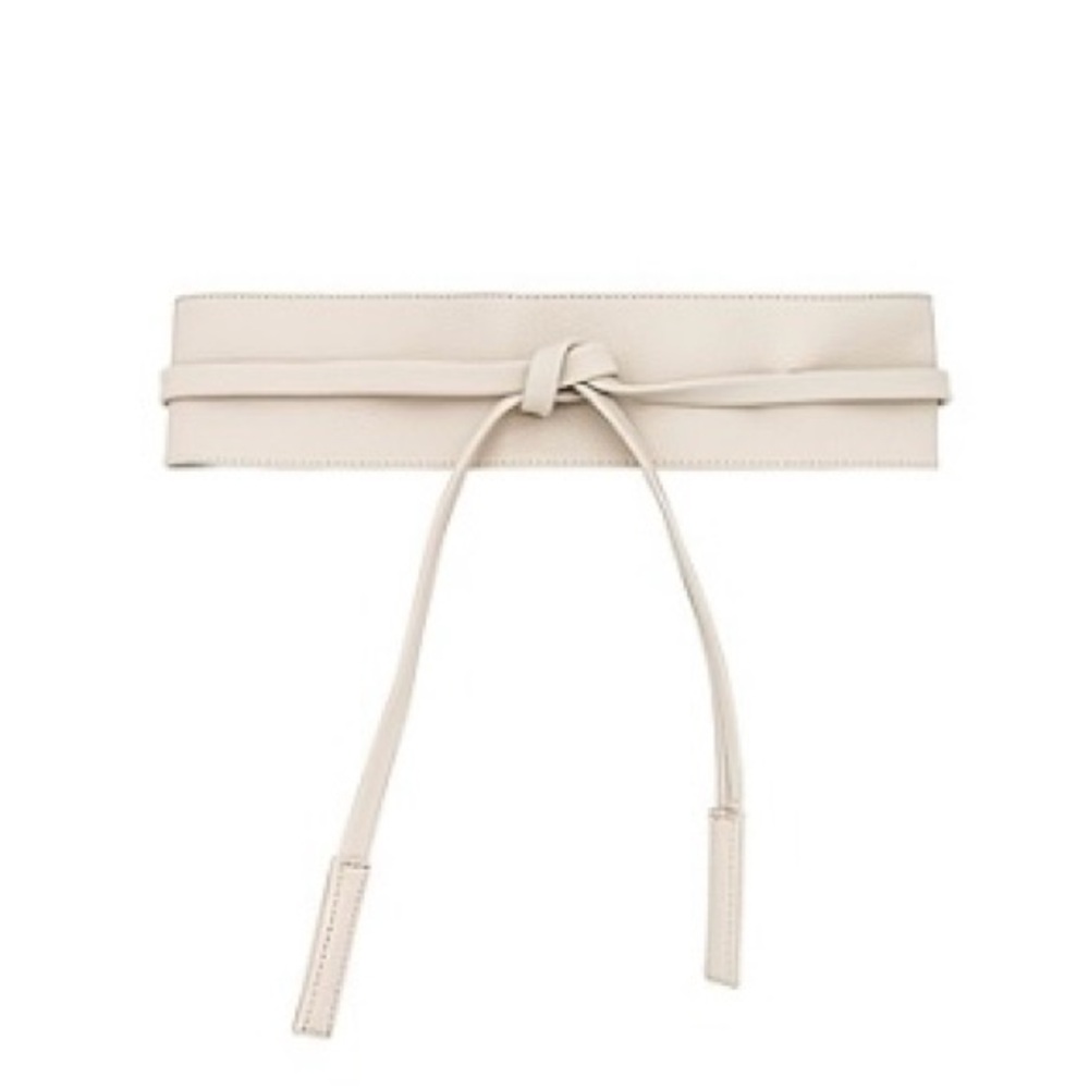 B-Low the Belt Archer Belt in Bone NWOT